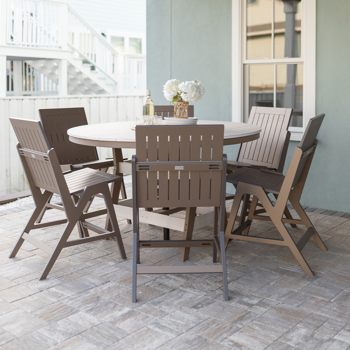 Berlin Gardens Harbor 60" Round Table, lifestyle photo 3