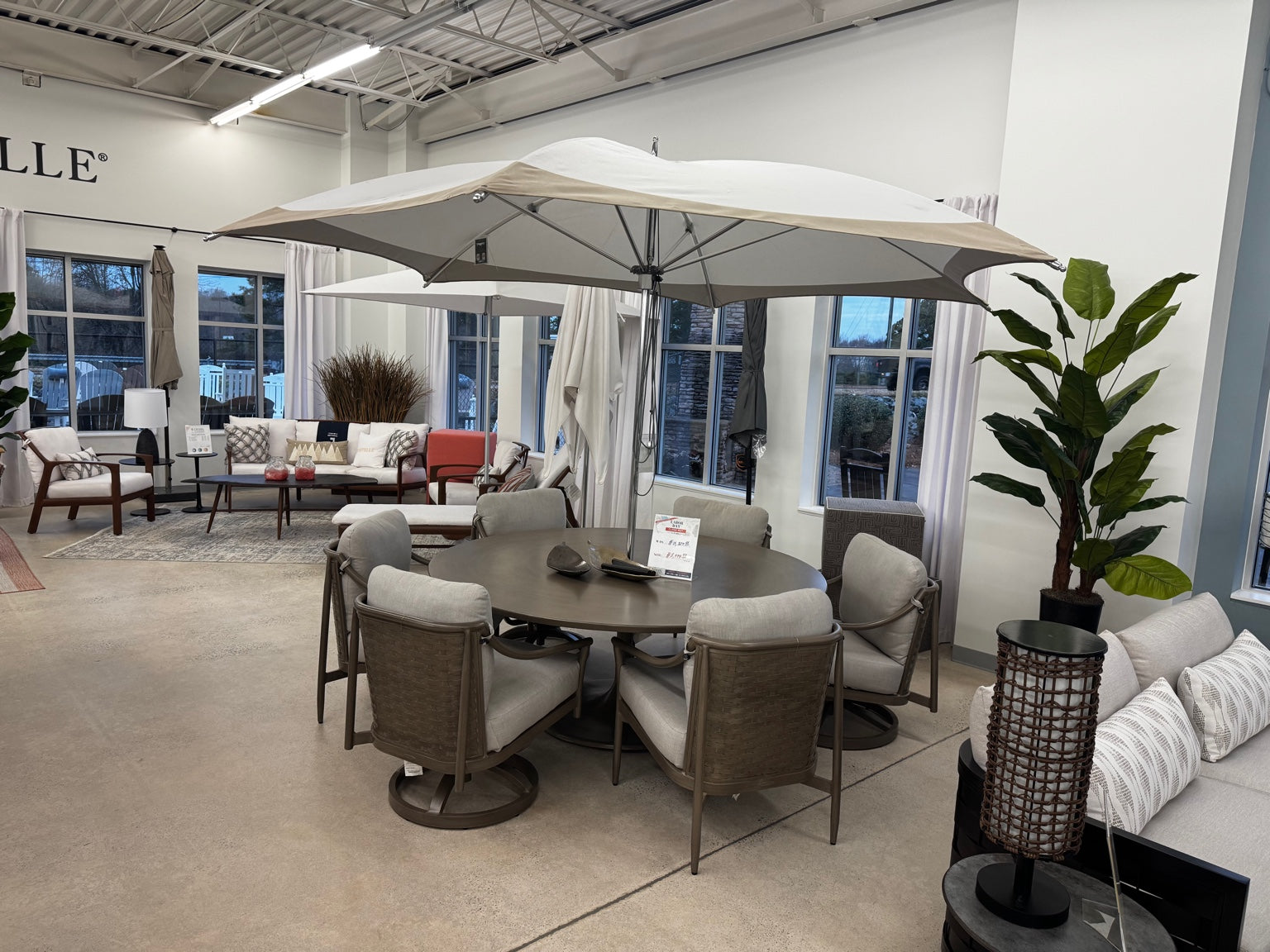 Castelle Largo Outdoor Dining Set