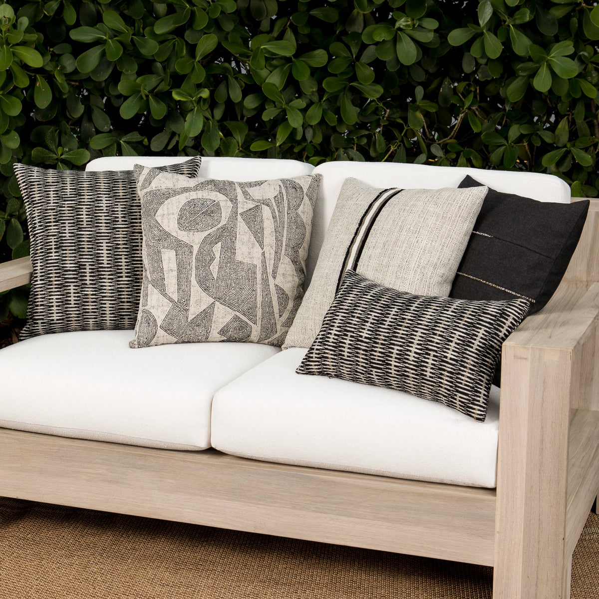 Elaine Smith Ebony 5-pillow outdoor pillow set, beige and ivory - view 8