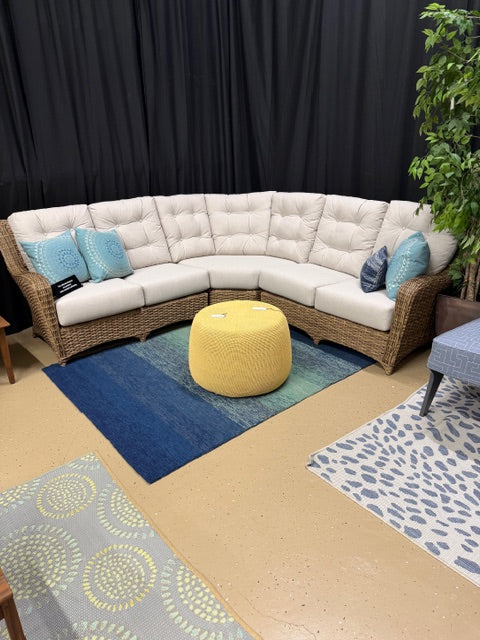 Lloyd Flanders Bermuda Sectional