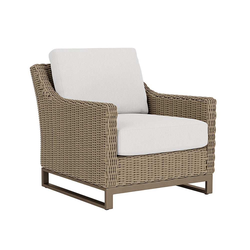 Lloyd Flanders Milan Lounge Chair, lifestyle photo 1