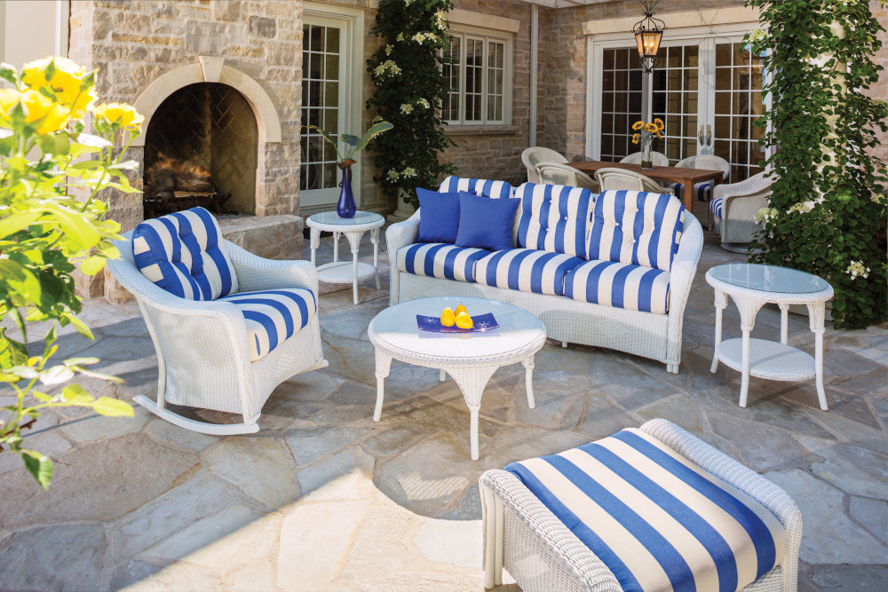 Lloyd Flanders Reflections Sofa, lifestyle photo 4