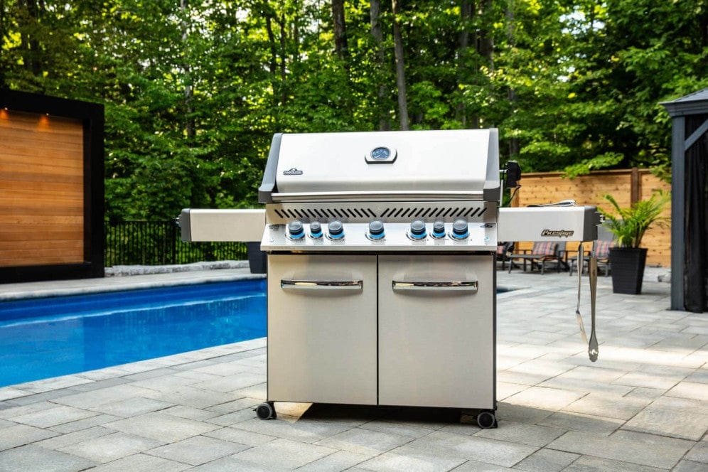 Napoleon Grills Grills Prestige® 665 RSIB with Infrared Side and Rear Burners