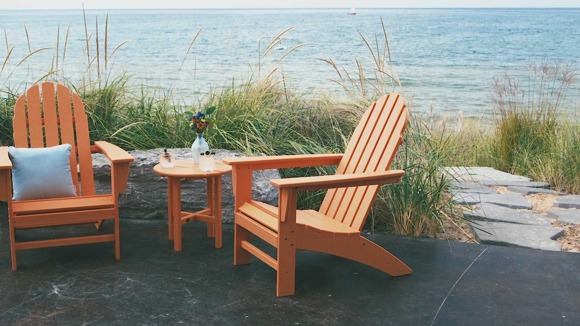 POLYWOOD Round 18" Side Table