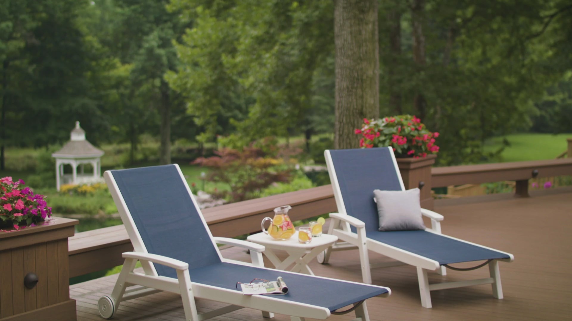 POLYWOOD Coastal Chaise with Wheels