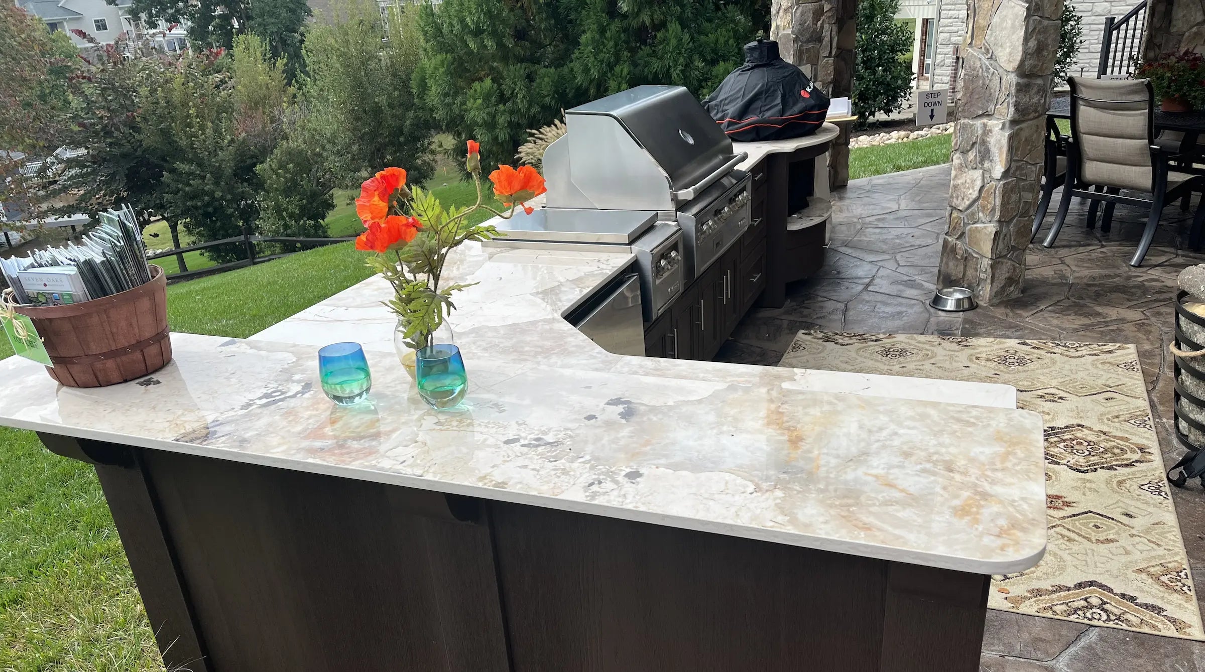 Enhancing Outdoor Living: A Luxurious L-Shape Kitchen at Smith Mountain Lake