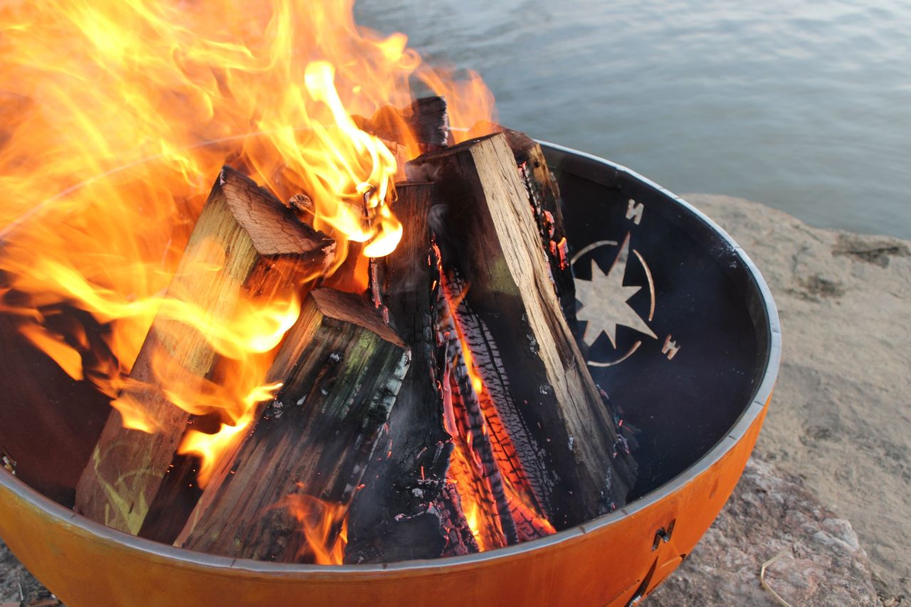 How to Choose a Wood Burning Fire Pit: A Comprehensive Guide