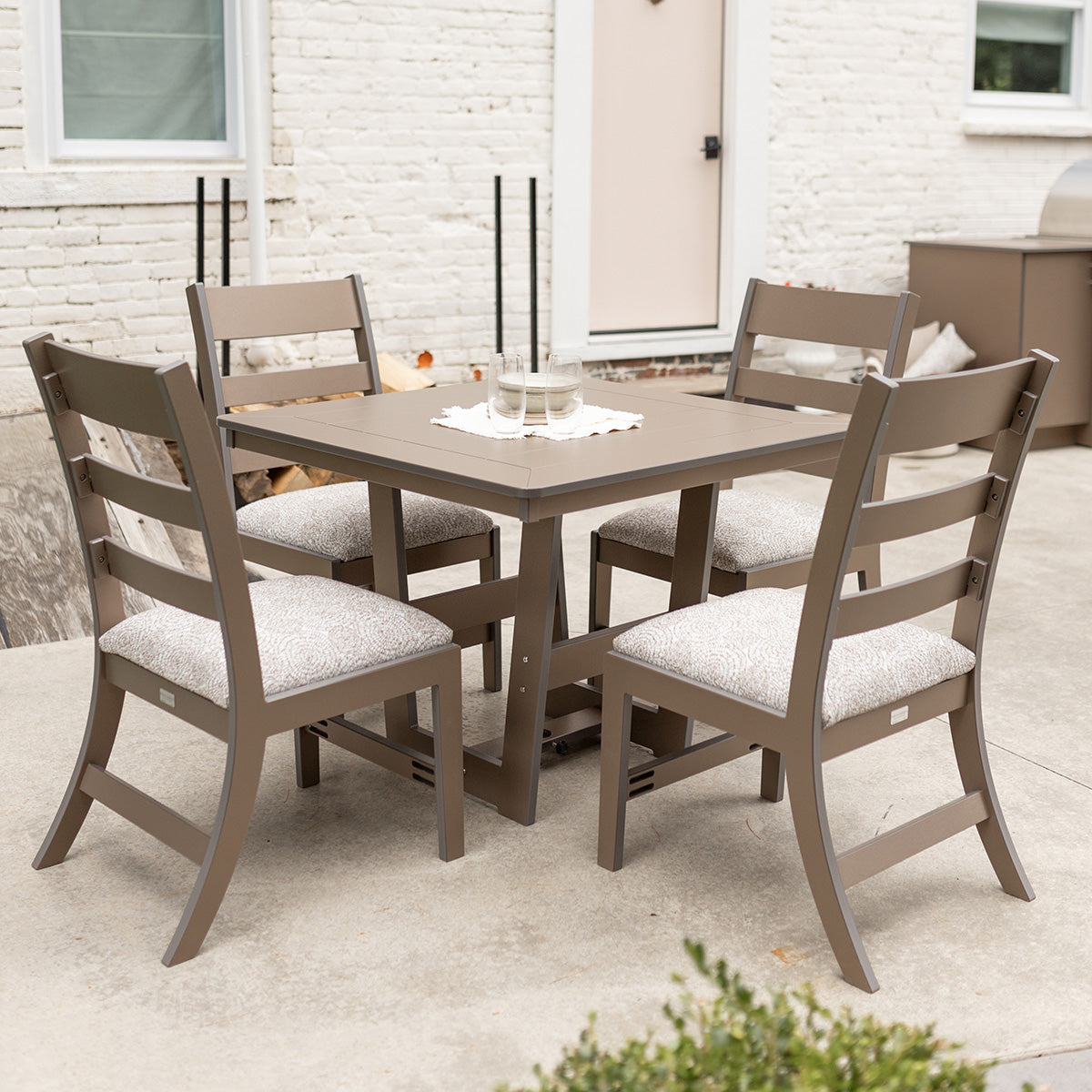 Berlin Gardens Hudson 40" x 40" Square Table, lifestyle photo 1