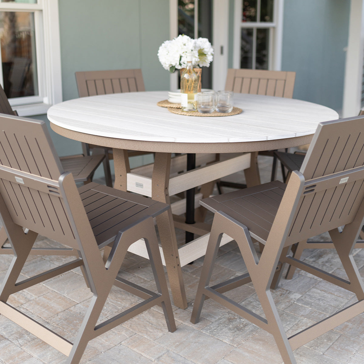 Berlin Gardens Harbor 60" Round Table, lifestyle photo 2