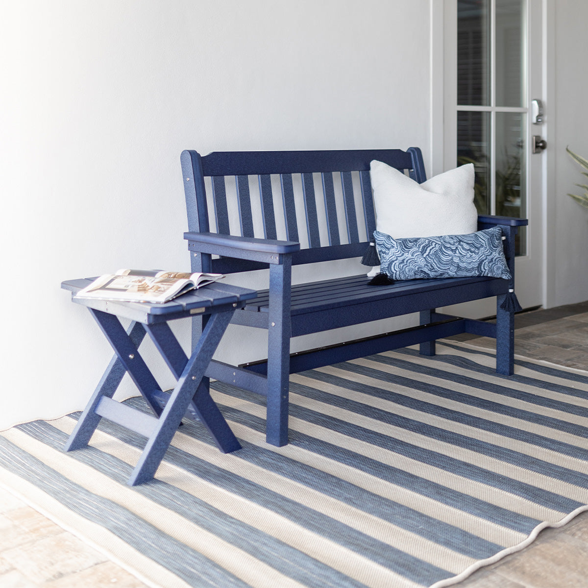 Berlin Gardens Garden Bench, lifestyle photo 2