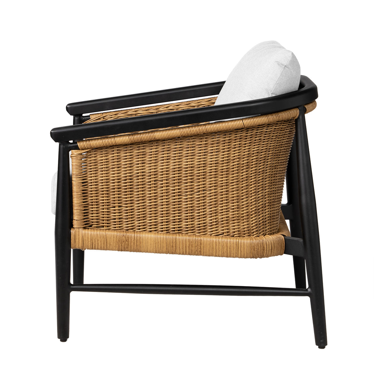 Lloyd Flanders Galloway Lounge Chair, lifestyle photo 3