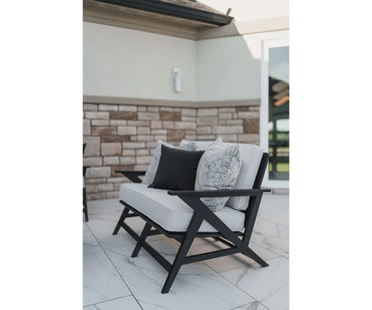Berlin Gardens Kinsley Loveseat, lifestyle photo 3