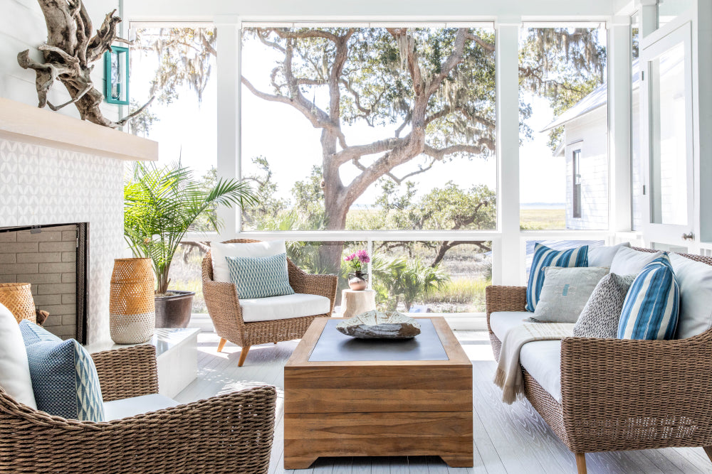 Lloyd Flanders Tobago Sofa, lifestyle photo 3
