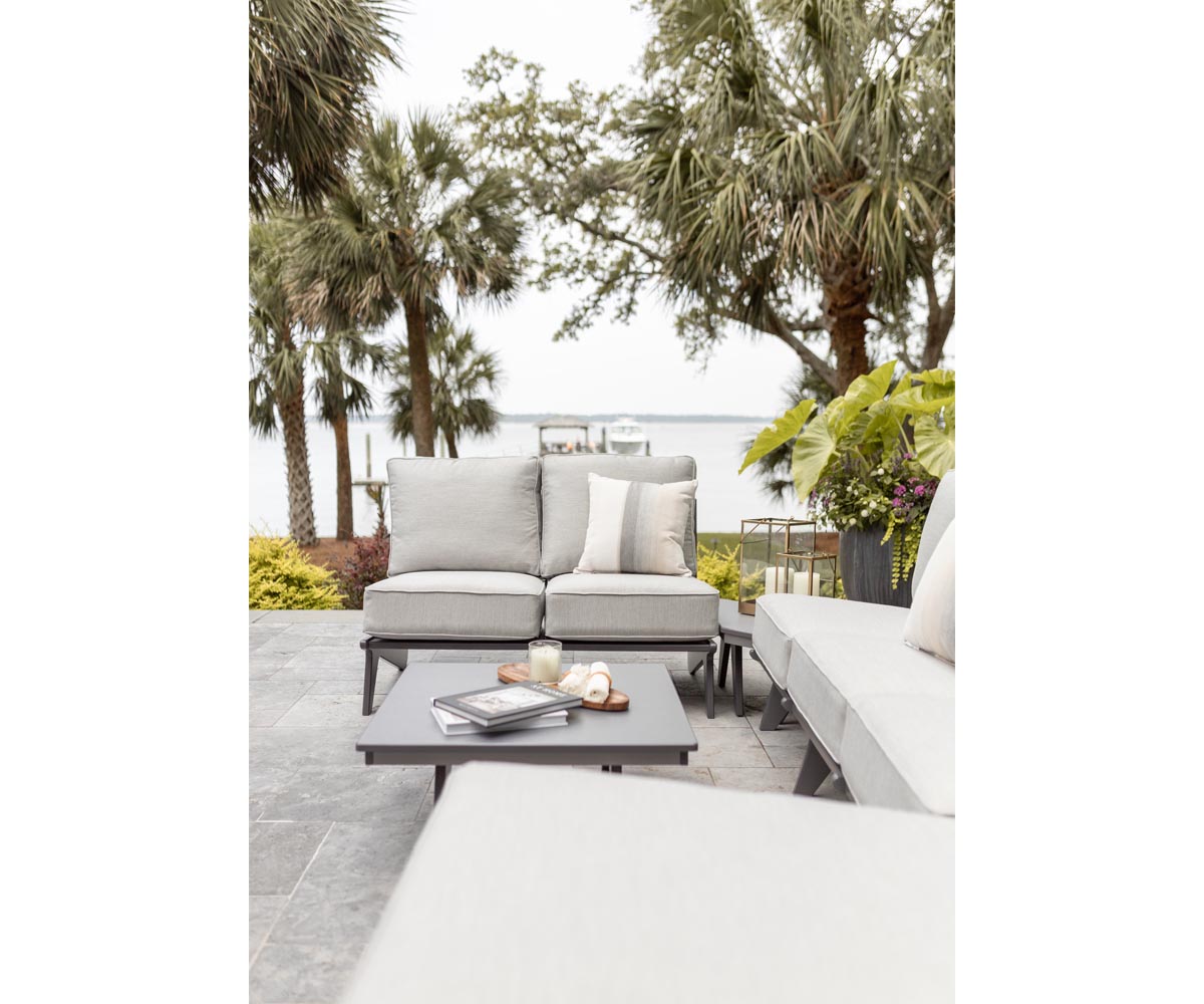 Berlin Gardens Holland Loveseat, lifestyle photo 2