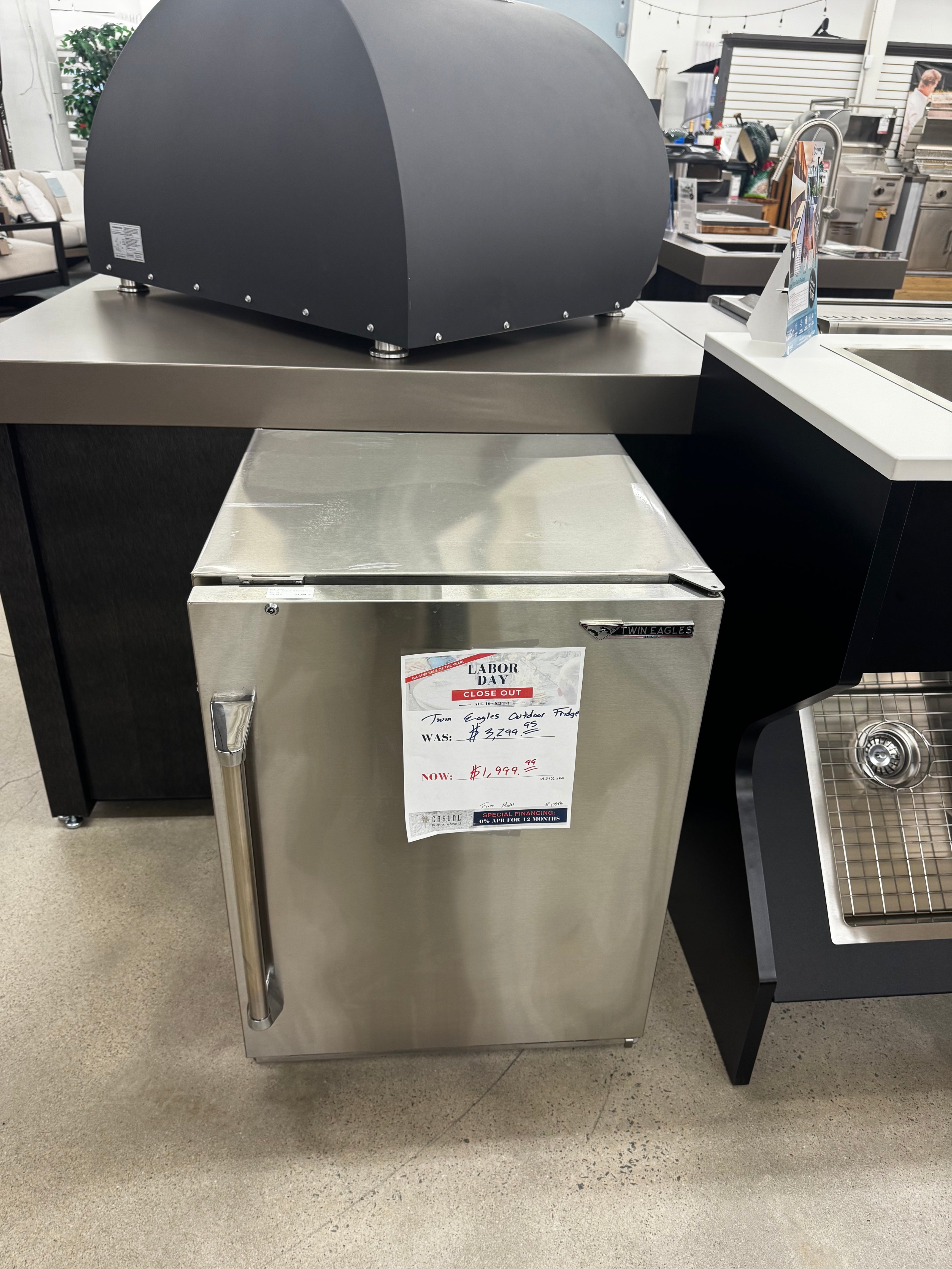 Twin Eagles Outdoor Refrigerator