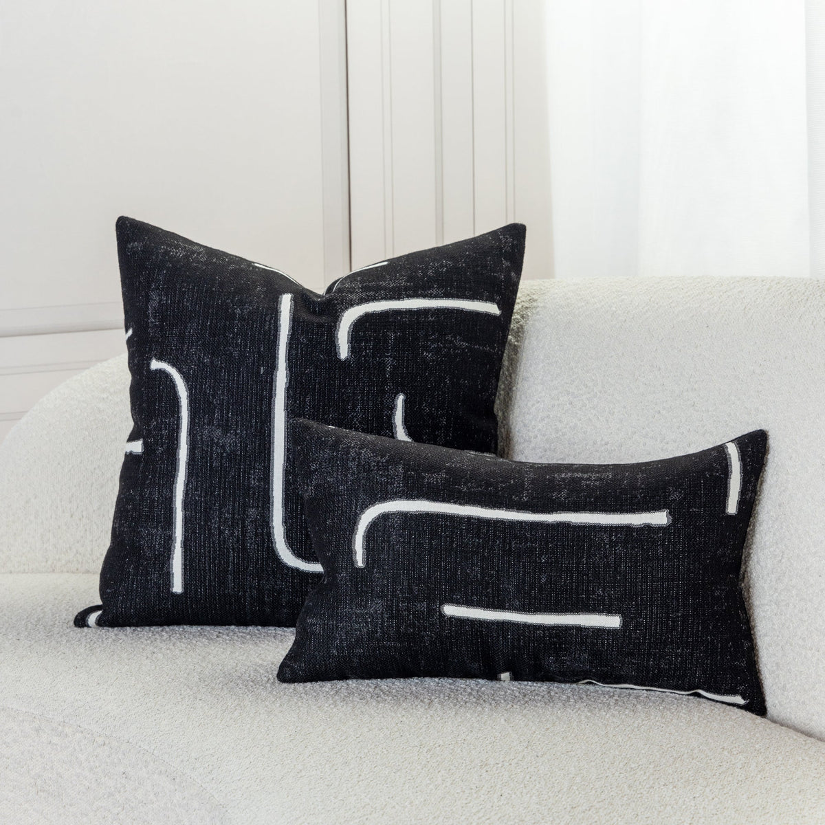 Elaine Smith Instinct Ebony outdoor pillow, black - view 4
