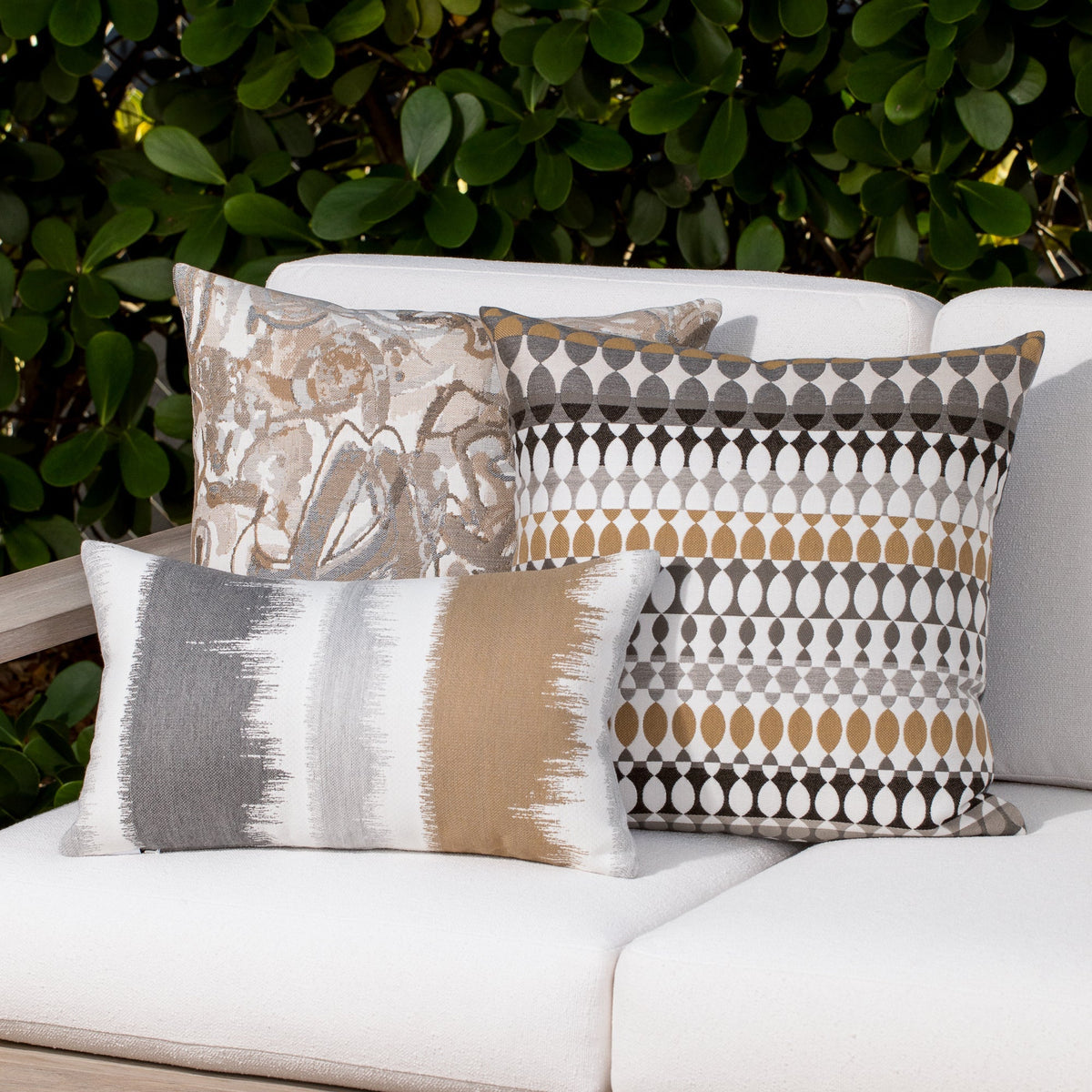 Elaine Smith Modern Oval Dune outdoor pillow, gold and black - view 10