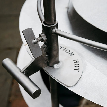 Breeo Outpost Heat Deflector With Post