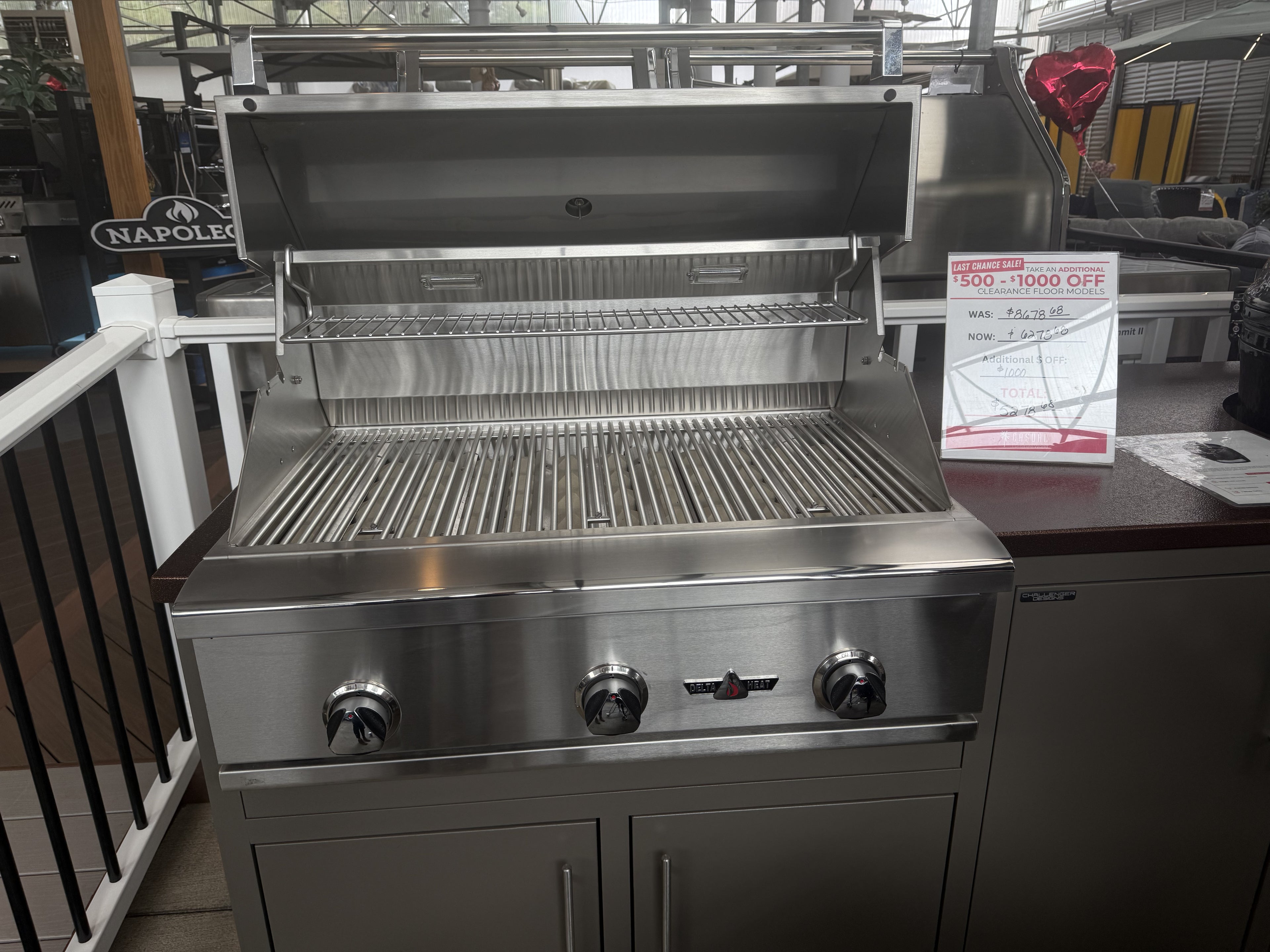 Challenger Cart with Delta Heat Primo Grill