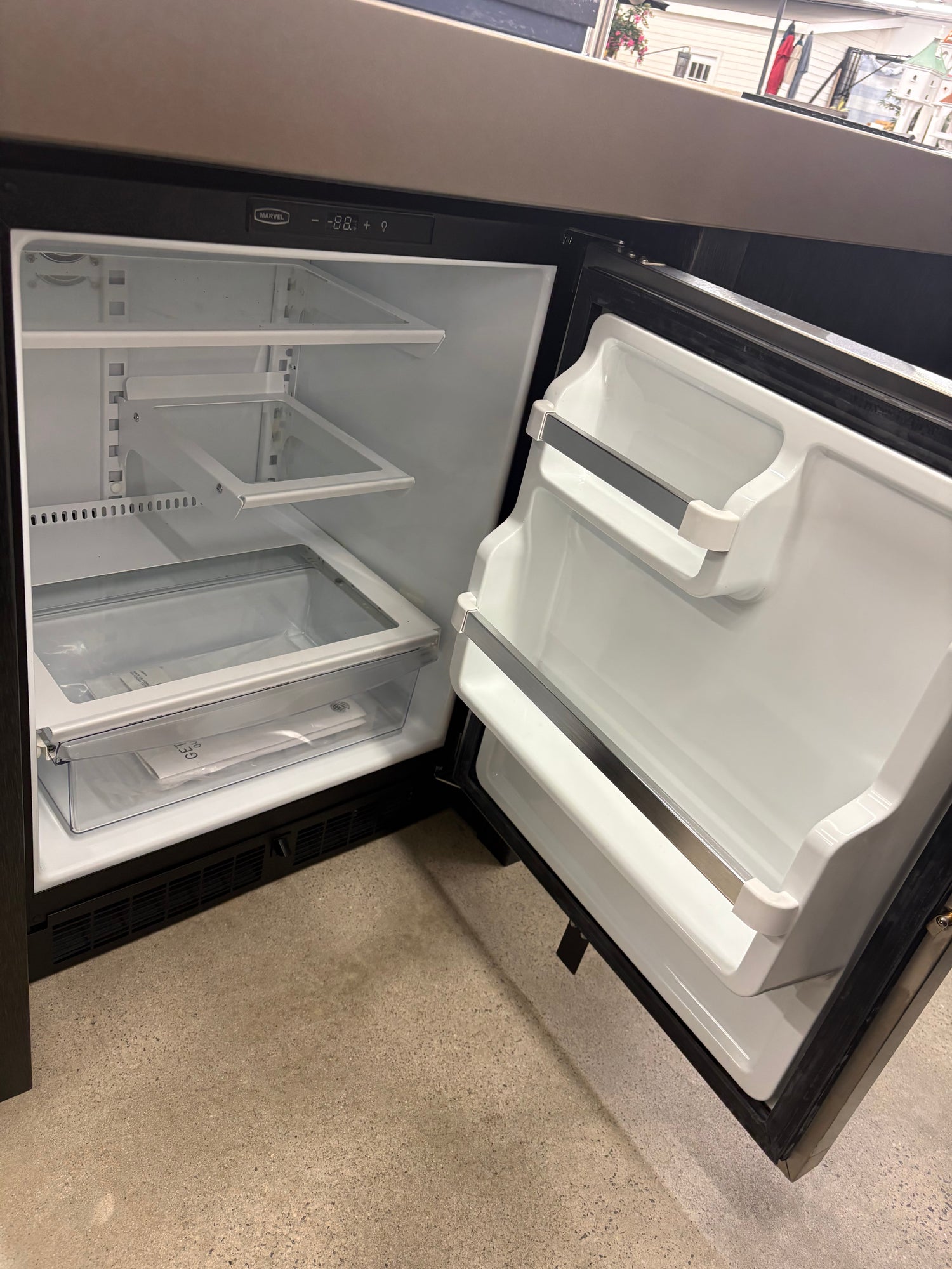 Marvel 24" Low Profile Outdoor Refrigerator, Stainless Steel, Solid Door, Lock