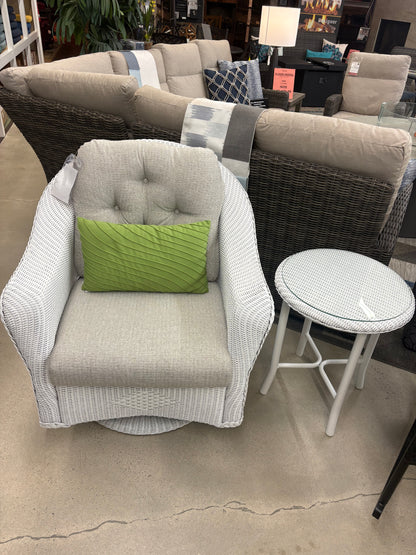 Lloyd Flanders Reflections Swivel Chair &amp; End Table