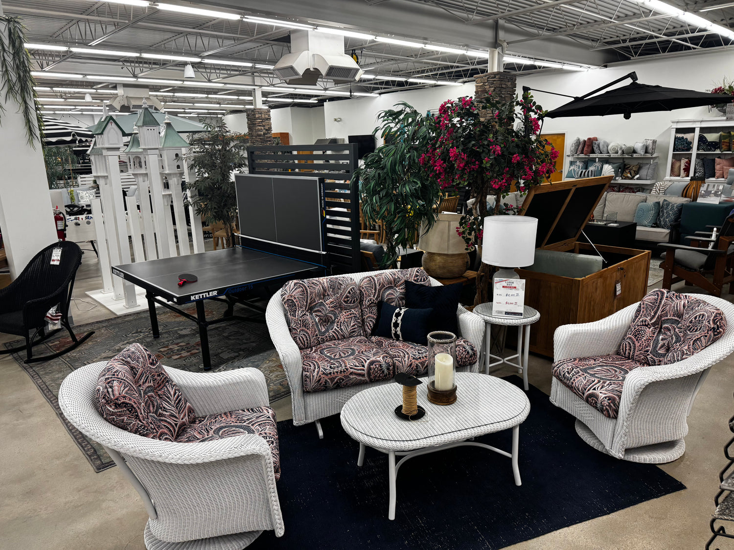 Lloyd Flanders Reflections Seating Group