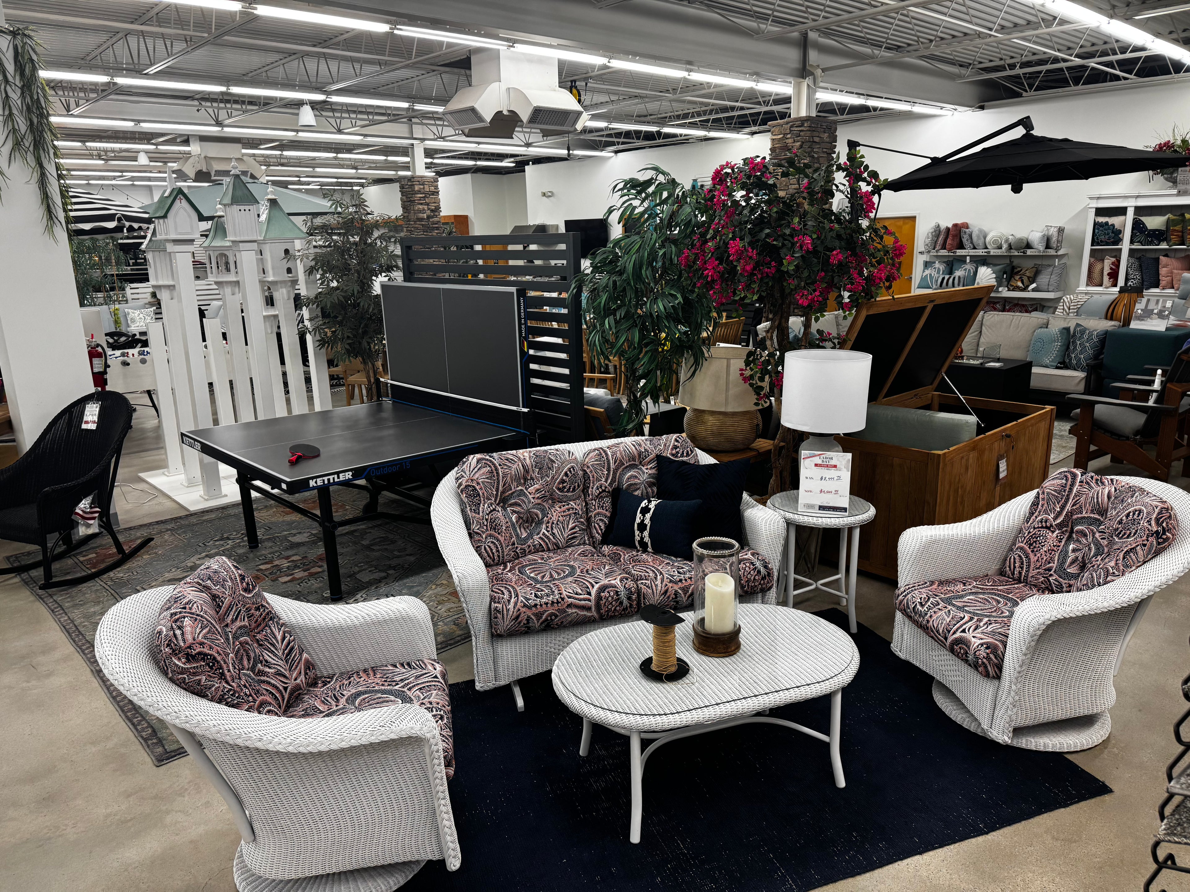 Lloyd Flanders Reflections Seating Group