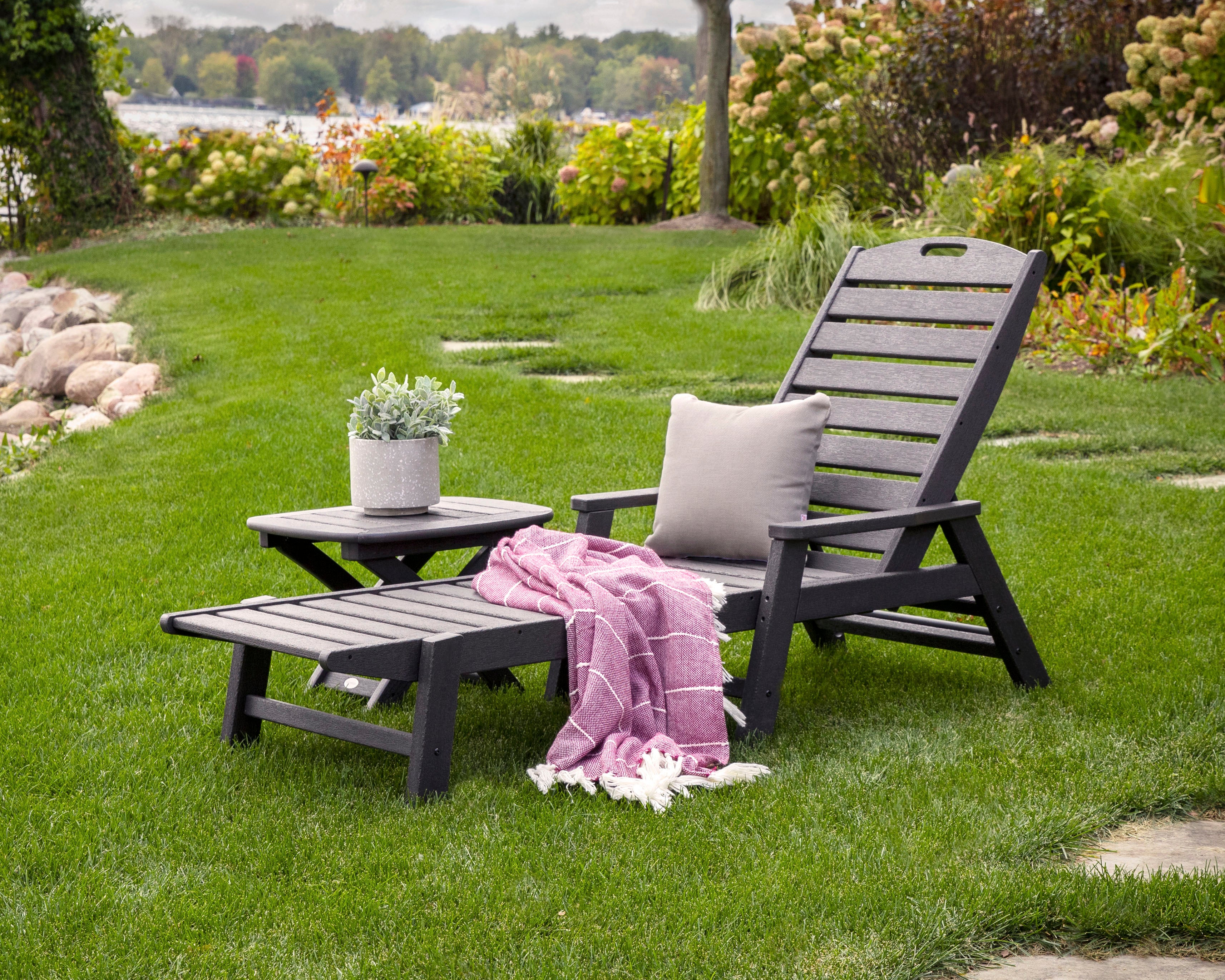 POLYWOOD Nautical Chaise with Arms