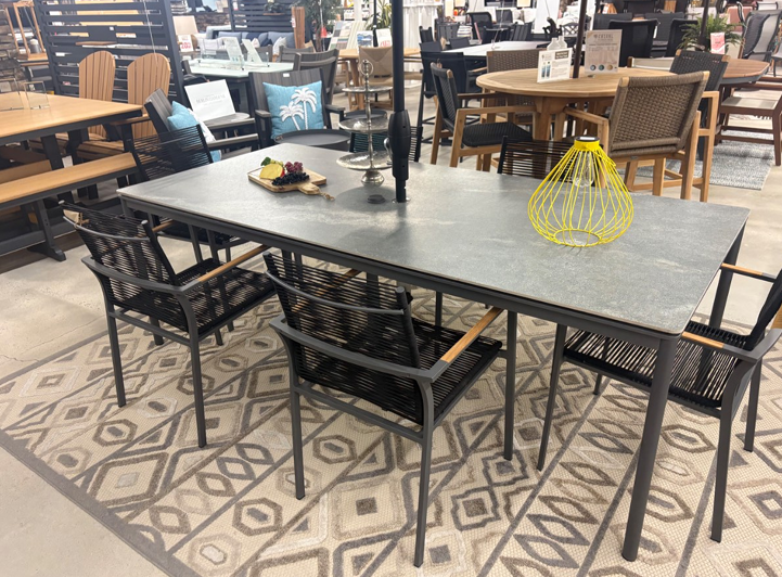 Lighthouse Casual Living Kiera Rope Dining