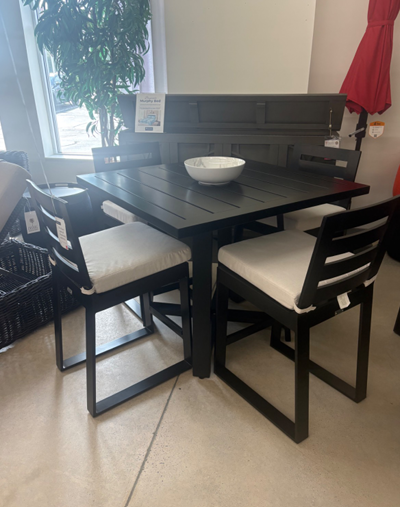 Lighthouse Casual Living Isla Counter Dining