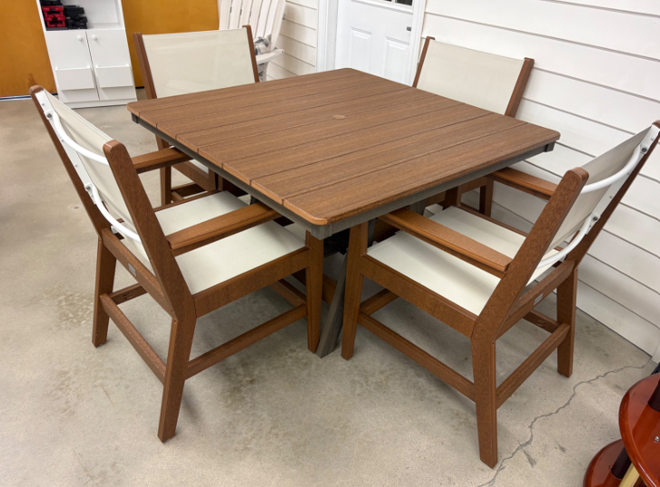 Berlin Gardens Mayhew Sling Dining Set