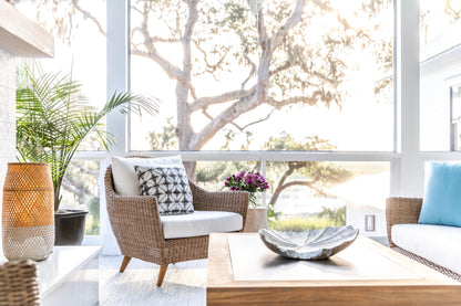 Lloyd Flanders Tobago Lounge Chair, lifestyle photo 3