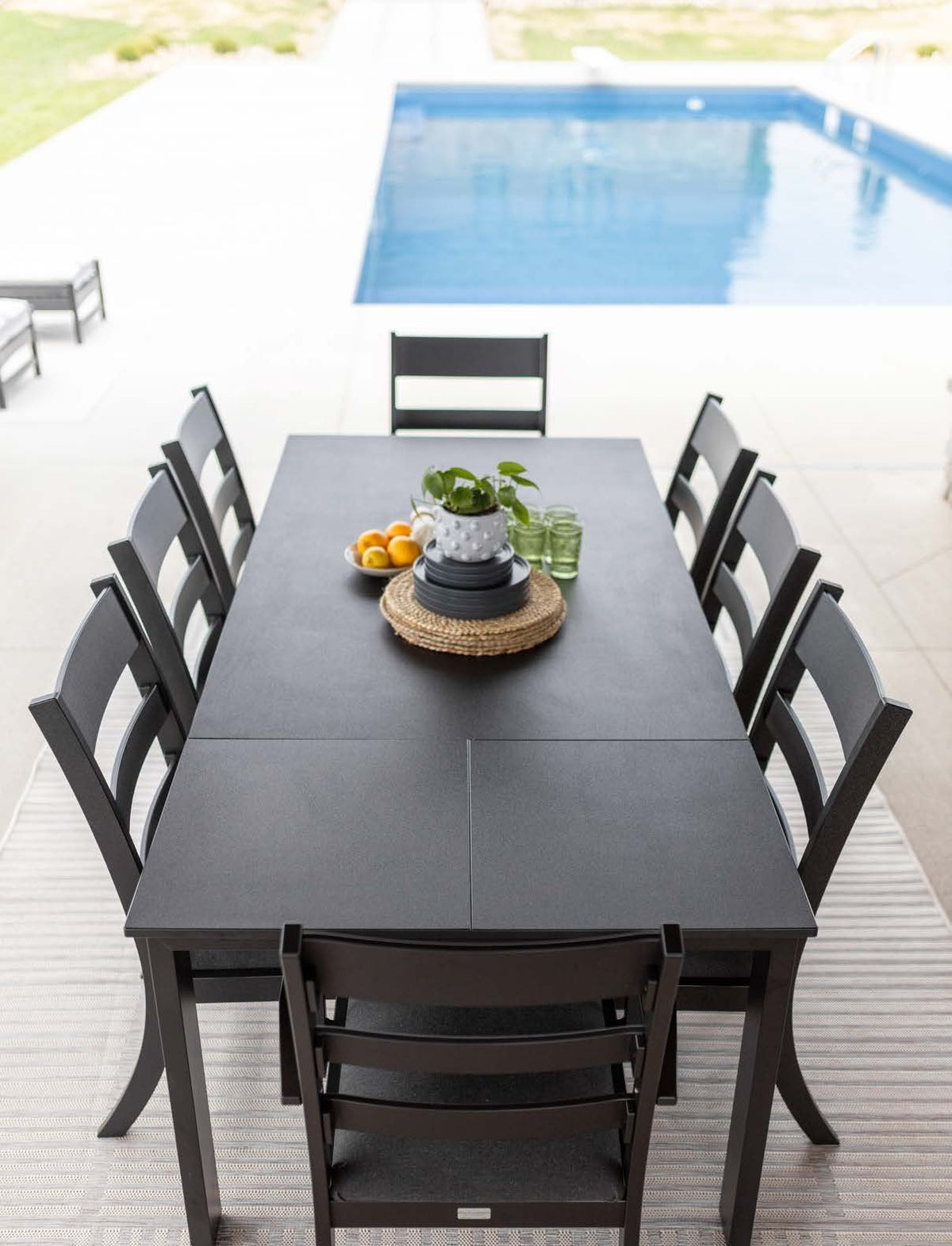 Berlin Gardens Berkley Expandable Table 42"x72"