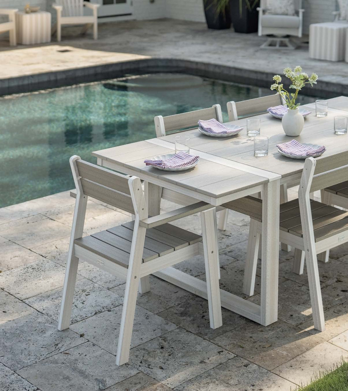 Berlin Gardens Calla 39" Square Dining Table