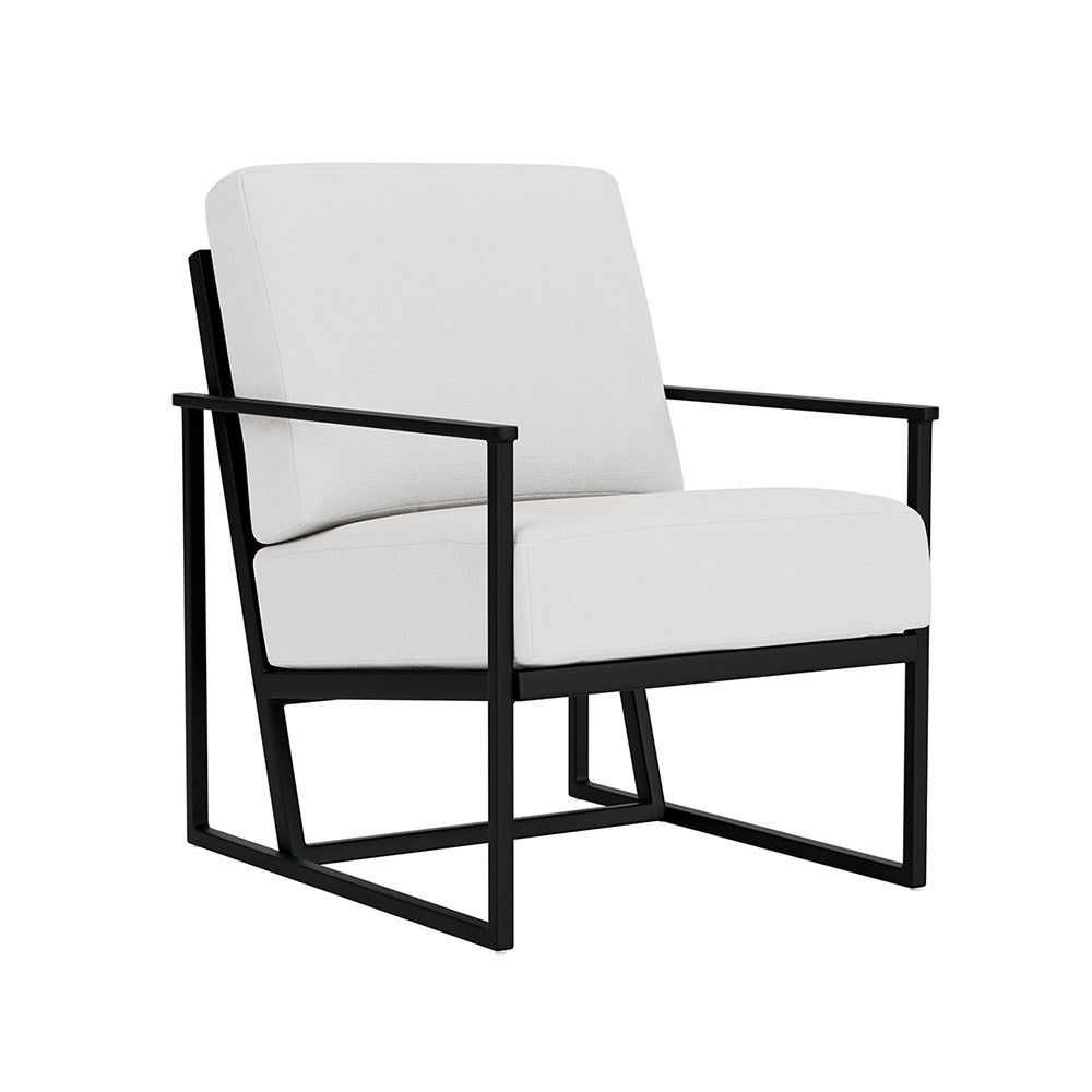 Lloyd Flanders Summit Lounge Chair, lifestyle photo 1