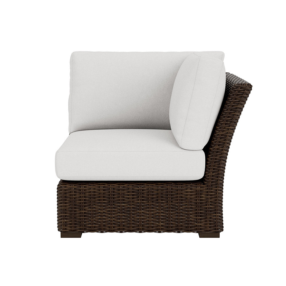 Lloyd Flanders Mesa Corner Sectional, lifestyle photo 2