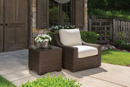 Lloyd Flanders Mesa Lounge Chair, lifestyle photo 4
