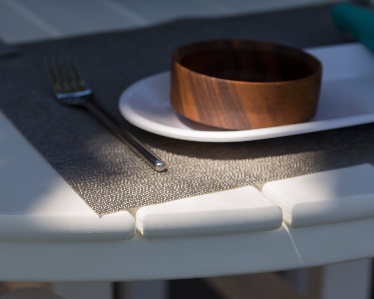 Feature close-up of the POLYWOOD 48" Round Farmhouse Dining Table in White