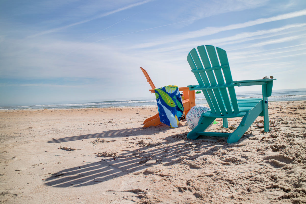 Feature close-up of the POLYWOOD Palm Coast Folding Adirondack in Aruba