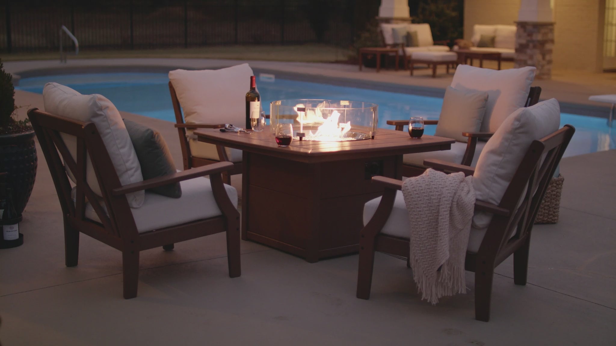 POLYWOOD Nautical 42&quot; Fire Pit Table