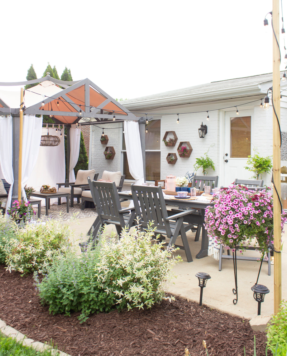 Detail photo of the POLYWOOD Vineyard Folding Chair 7-Piece Dining Set with Trestle Legs